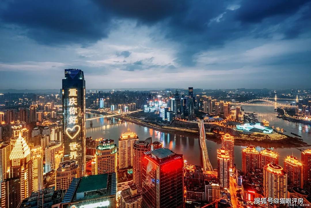 烹饪重庆火锅的详细步骤指南,适合初学者与进阶用户(重庆美食制作大全)